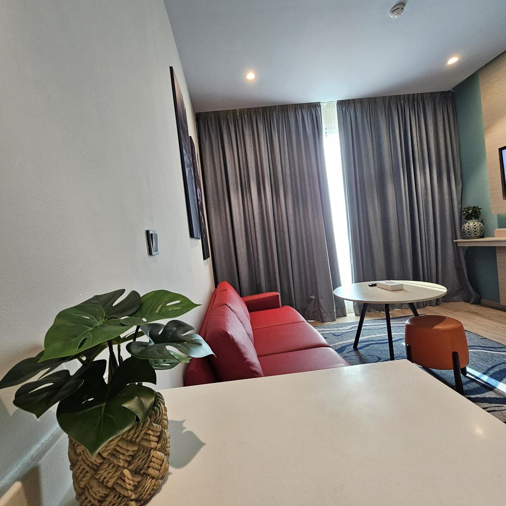Swiss-Belinn Airport Muscat Oman Eksteriør billede